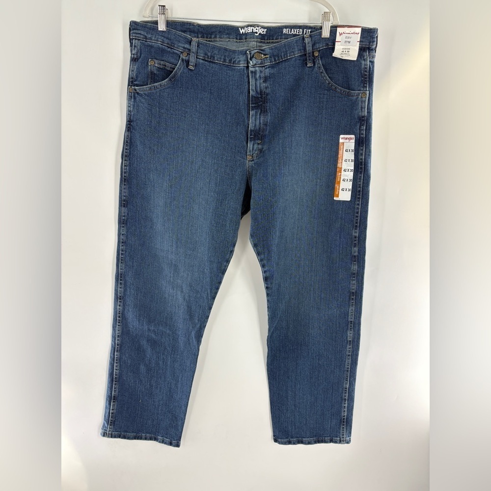 Wrangler Men's Relaxed Fit Denim Jeans in Blue - Picture 2 of 5